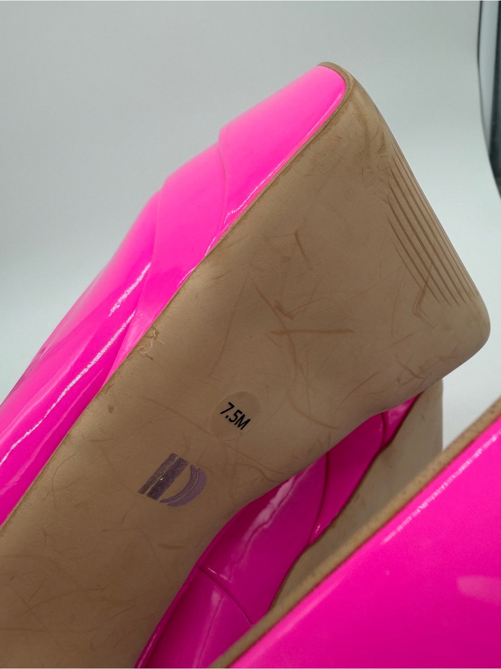 D'Amelio Marlania Platform Pumps Ultra Pink Patent - 7.5M - Picture 11 of 11